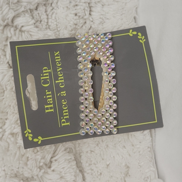 Soo pretty and sparkly snap barrette - Picture 2 of 3